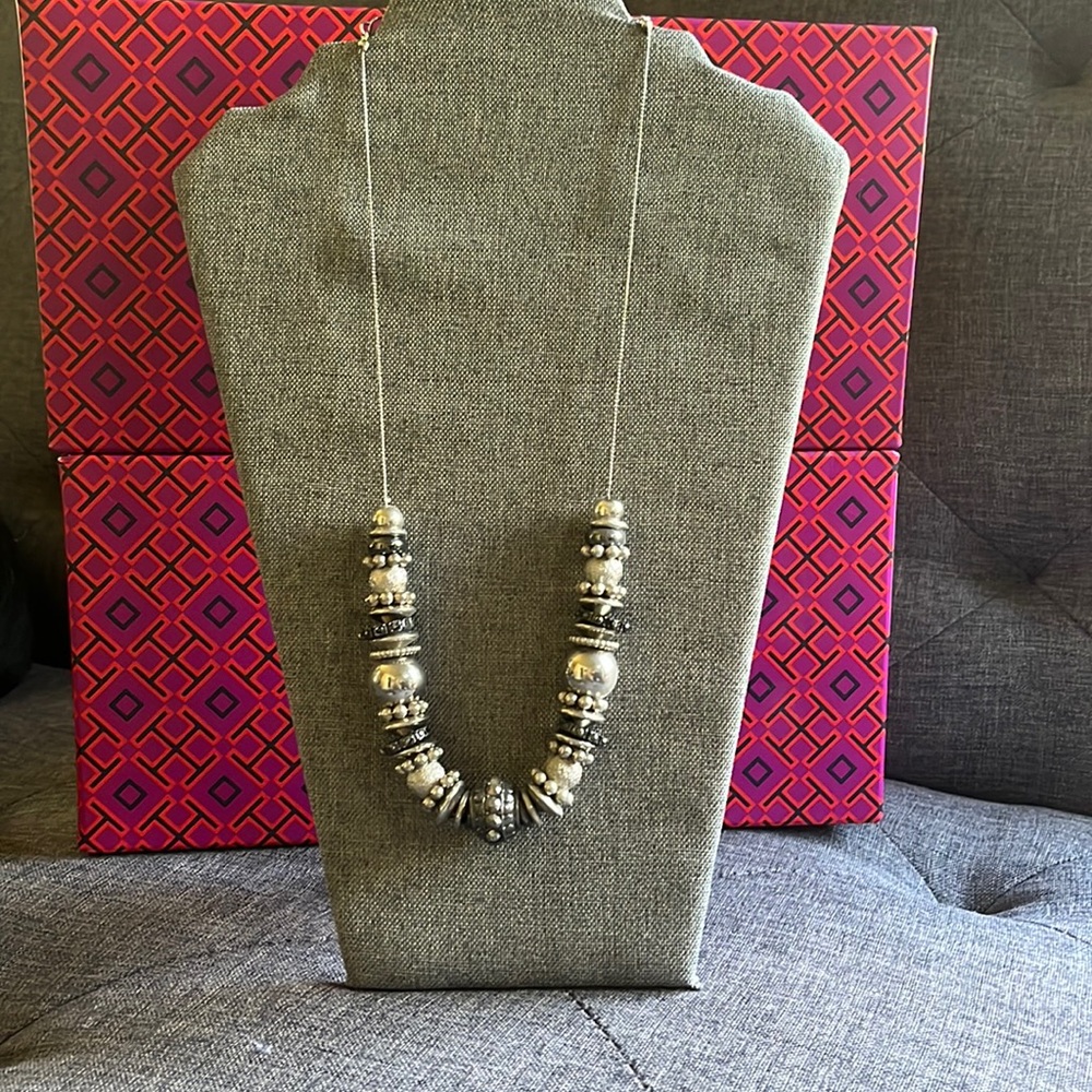 New York and company necklace